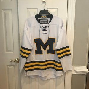 University Of Michigan Hockey Jersey - M